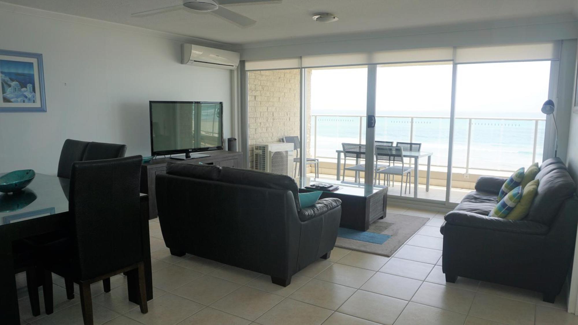 Pacific Surf Absolute Beachfront Apartments Gold Coast Exterior photo