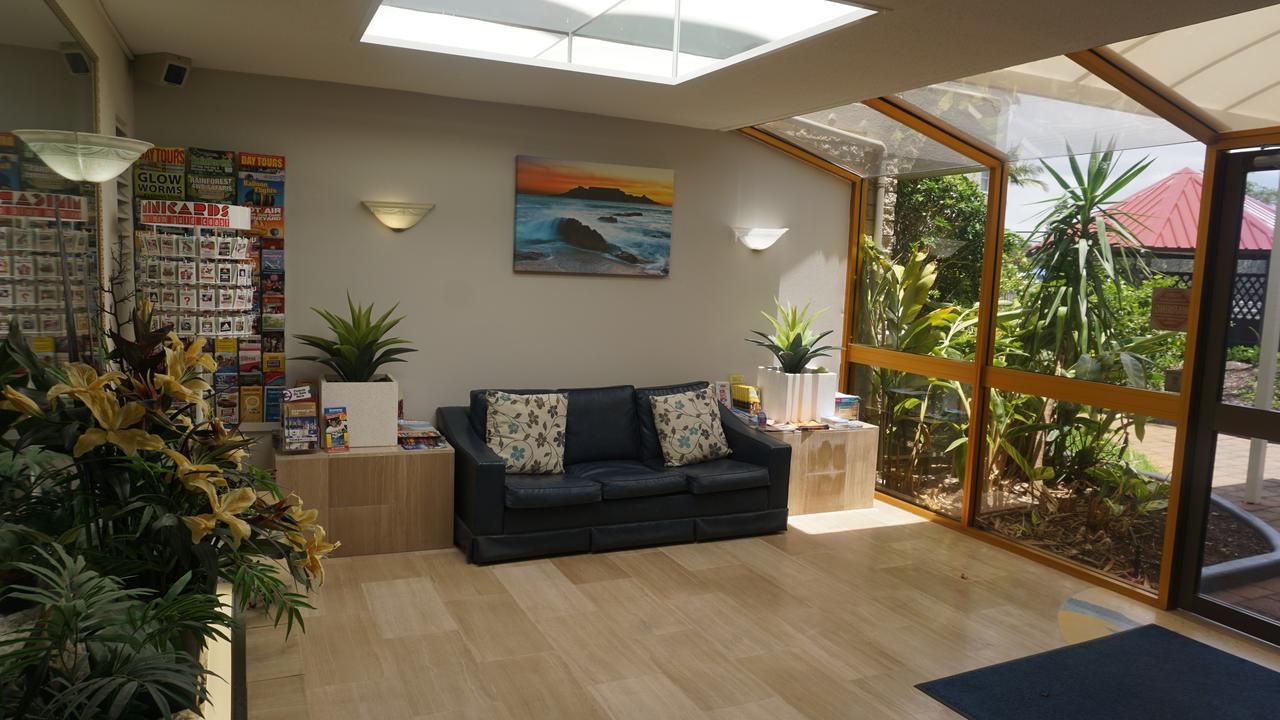 Pacific Surf Absolute Beachfront Apartments Gold Coast Exterior photo