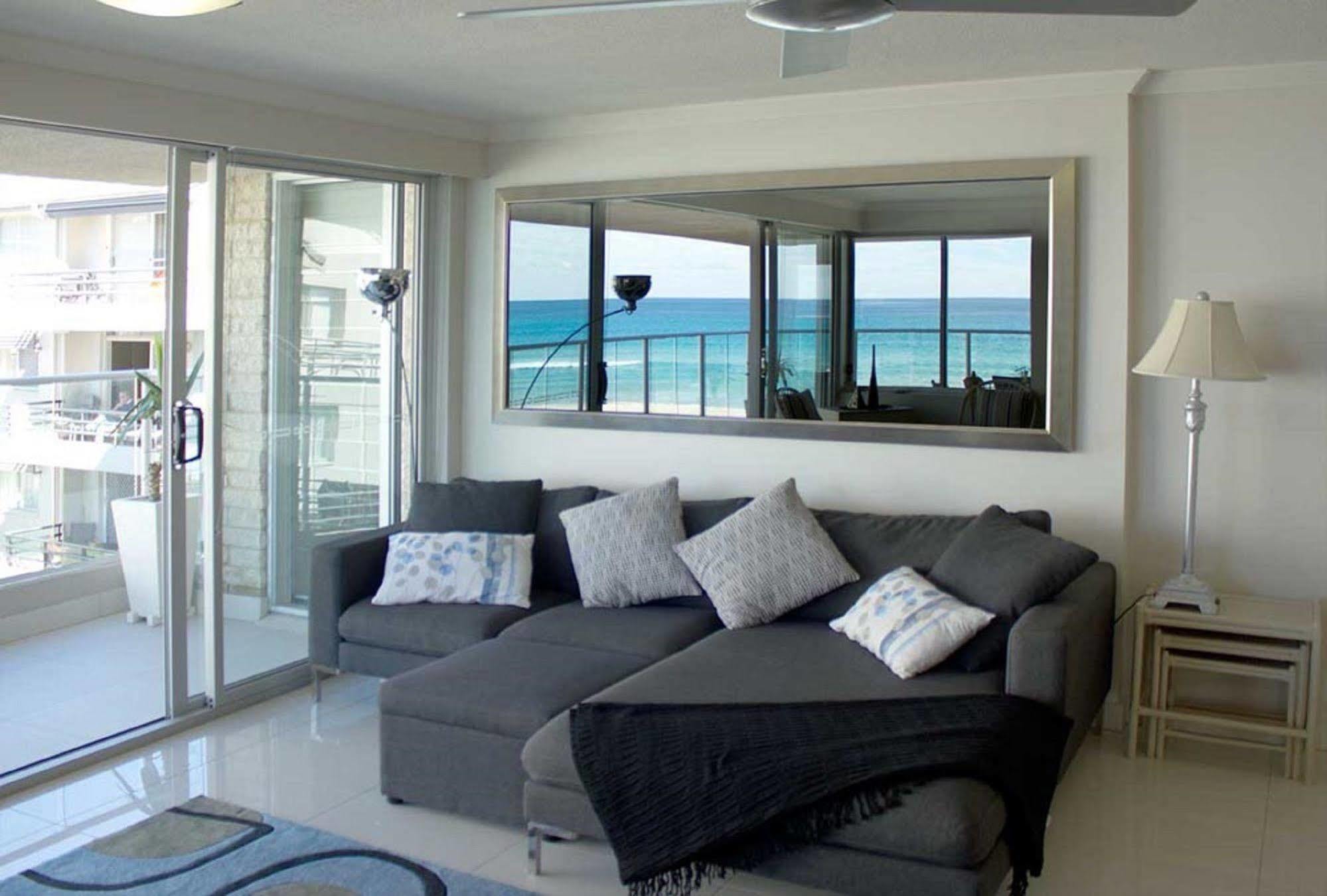 Pacific Surf Absolute Beachfront Apartments Gold Coast Exterior photo