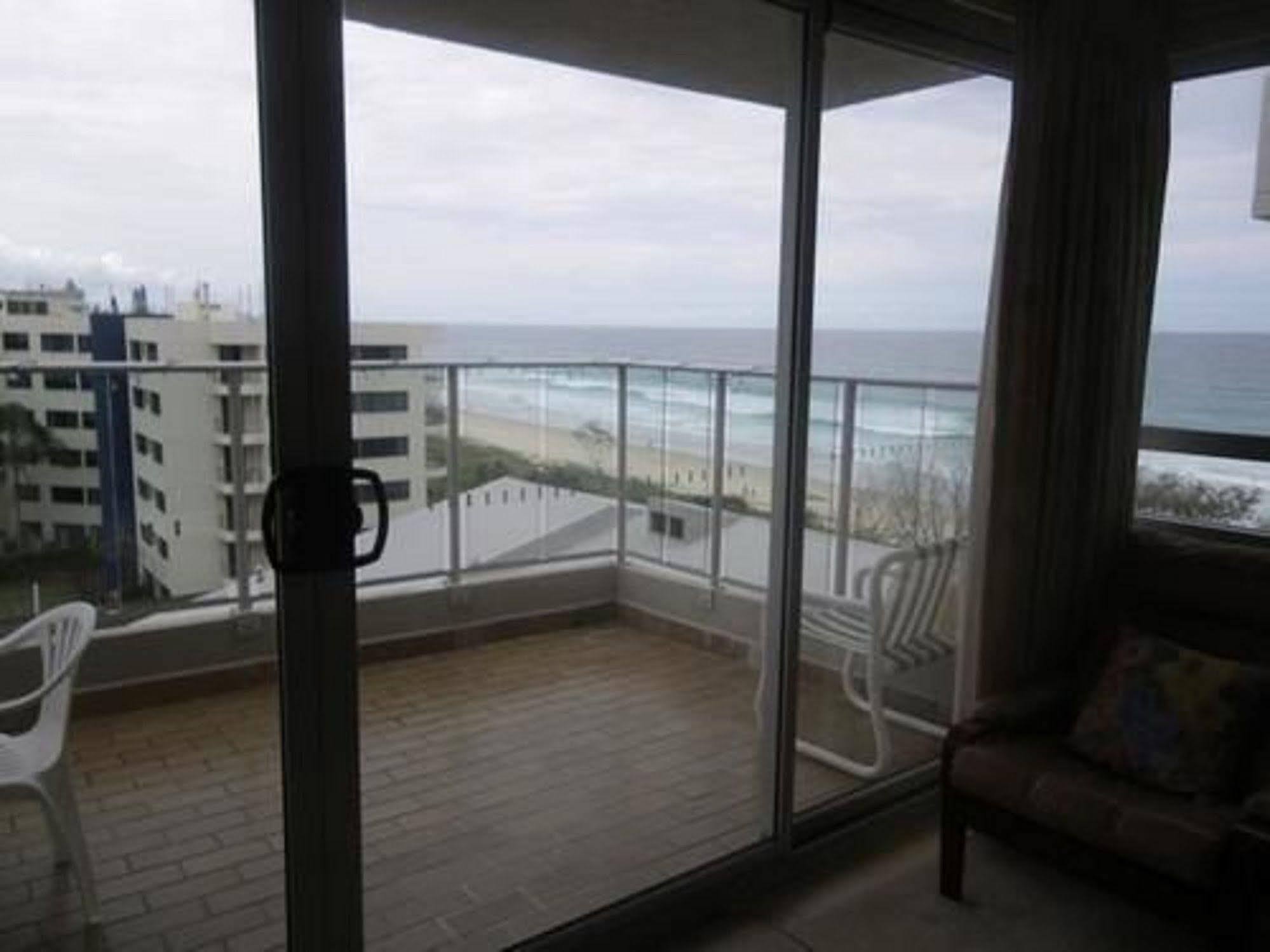 Pacific Surf Absolute Beachfront Apartments Gold Coast Exterior photo