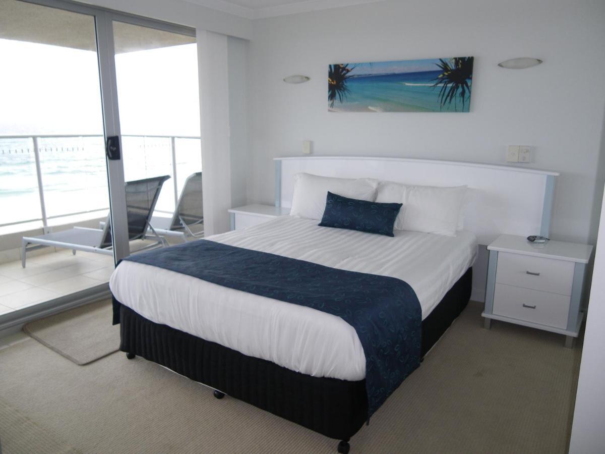 Pacific Surf Absolute Beachfront Apartments Gold Coast Room photo